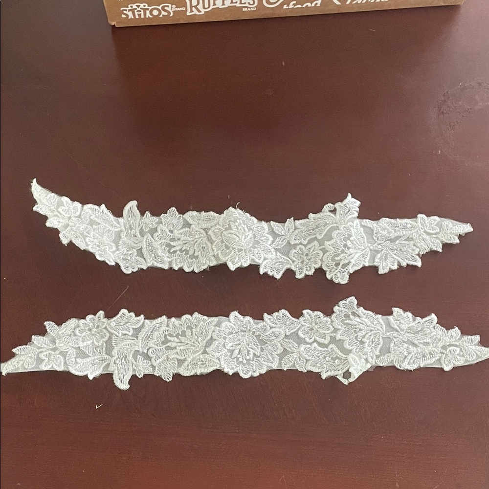 White Lace Appliques - detachable wedding dress sleeves